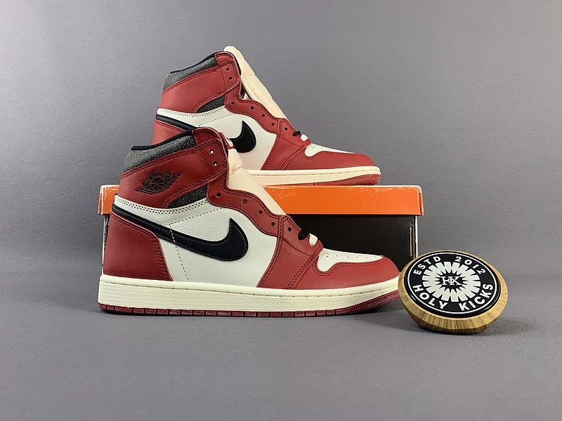 Air Jordan 1 Retro High OG Chicago Lost and Found Red White Black Leather