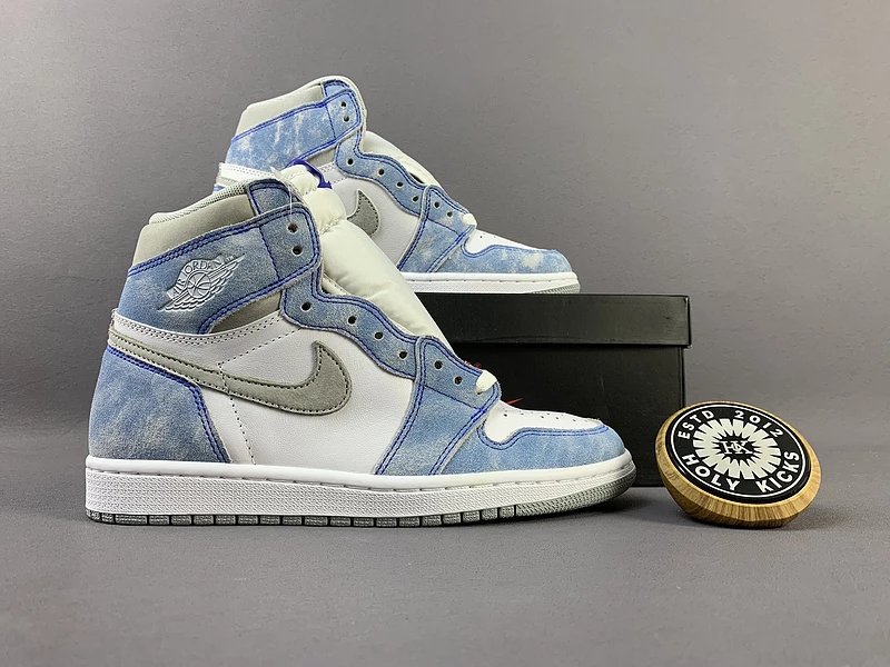 Jordan 1 Retro High Hyper Royal Suede White Grey