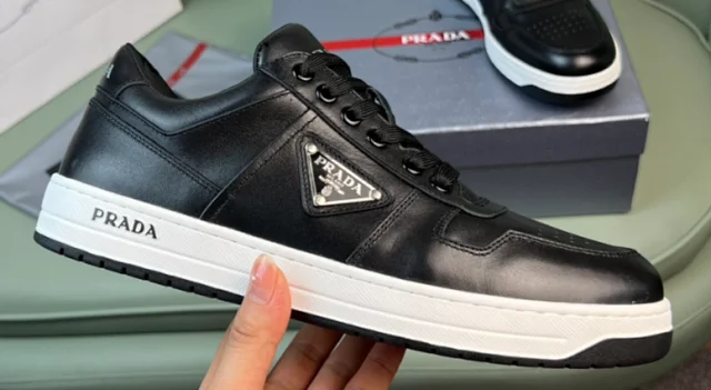 Prada Sneakers Low-top lace-up triangle-logo product detail image 3