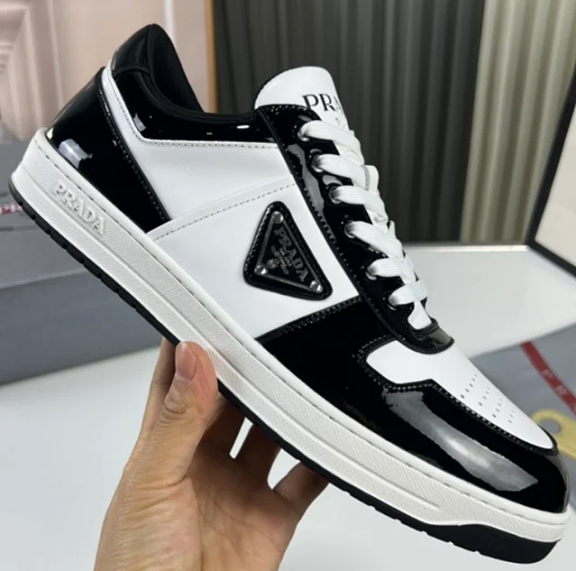 Prada Sneakers Low-top lace-up triangle-logo product detail image 5