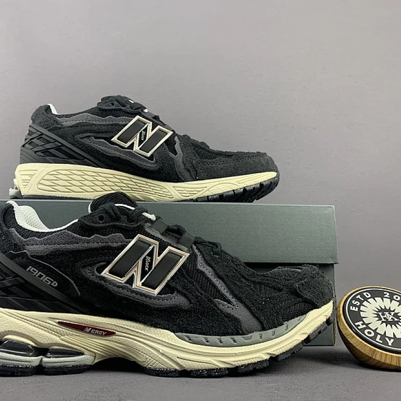 New Balance 1906R