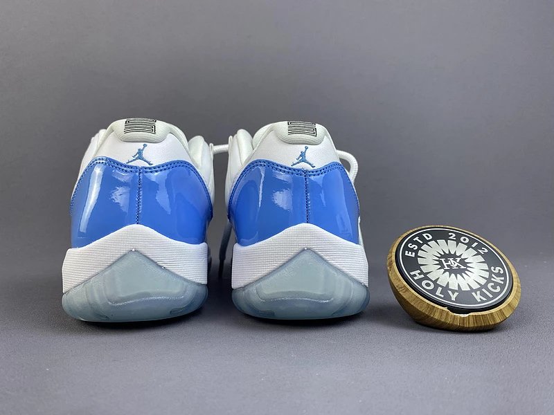 Air Jordan 11 Retro Concord White/Black Sneakers - 9