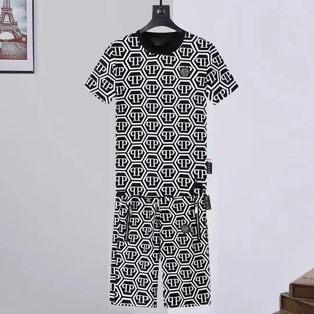 Philipp Plein Matching Sets Graphic T-Shirt and Shorts Set product detail image 13