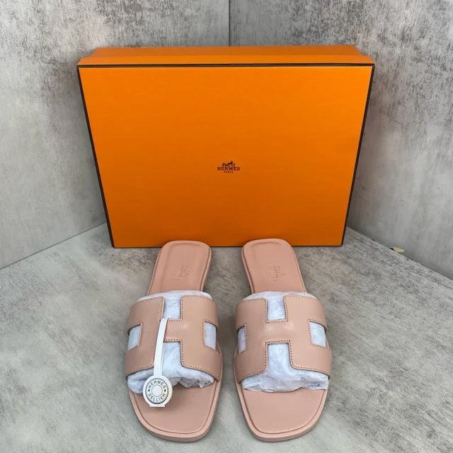 Hermès Slippers Oran H-cut slide sandals product detail image 11
