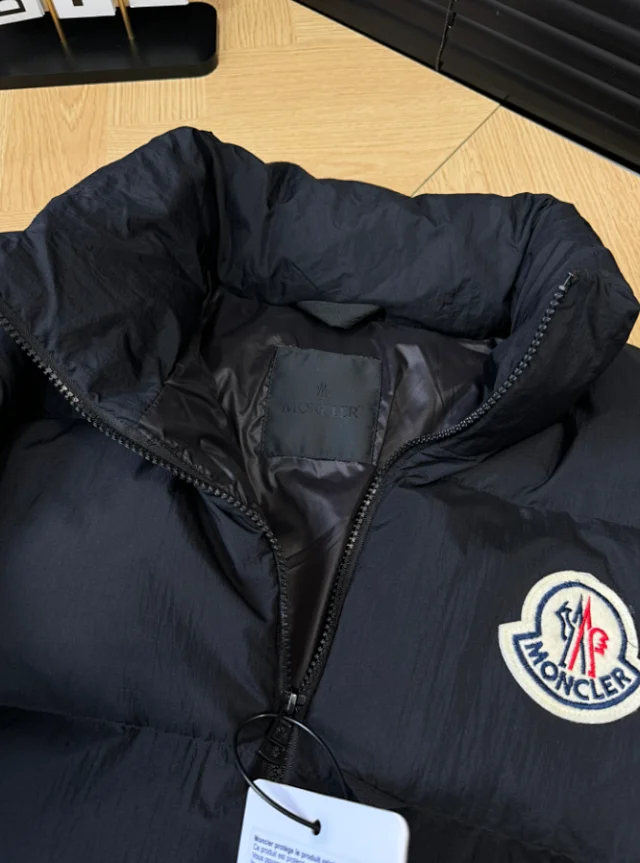 Moncler Down Jackets Stand-Collar Quilted Puffer Jacket product detail image 8