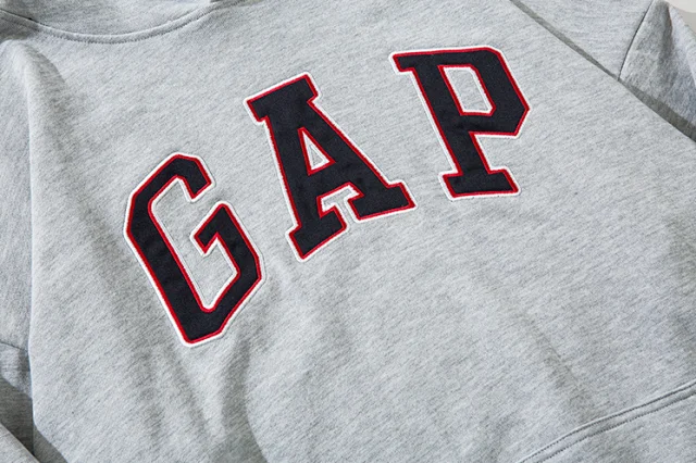 Gap Hoodies & Sweatshirts Logo pullover hoodie with kangaroo pocket product detail image 13