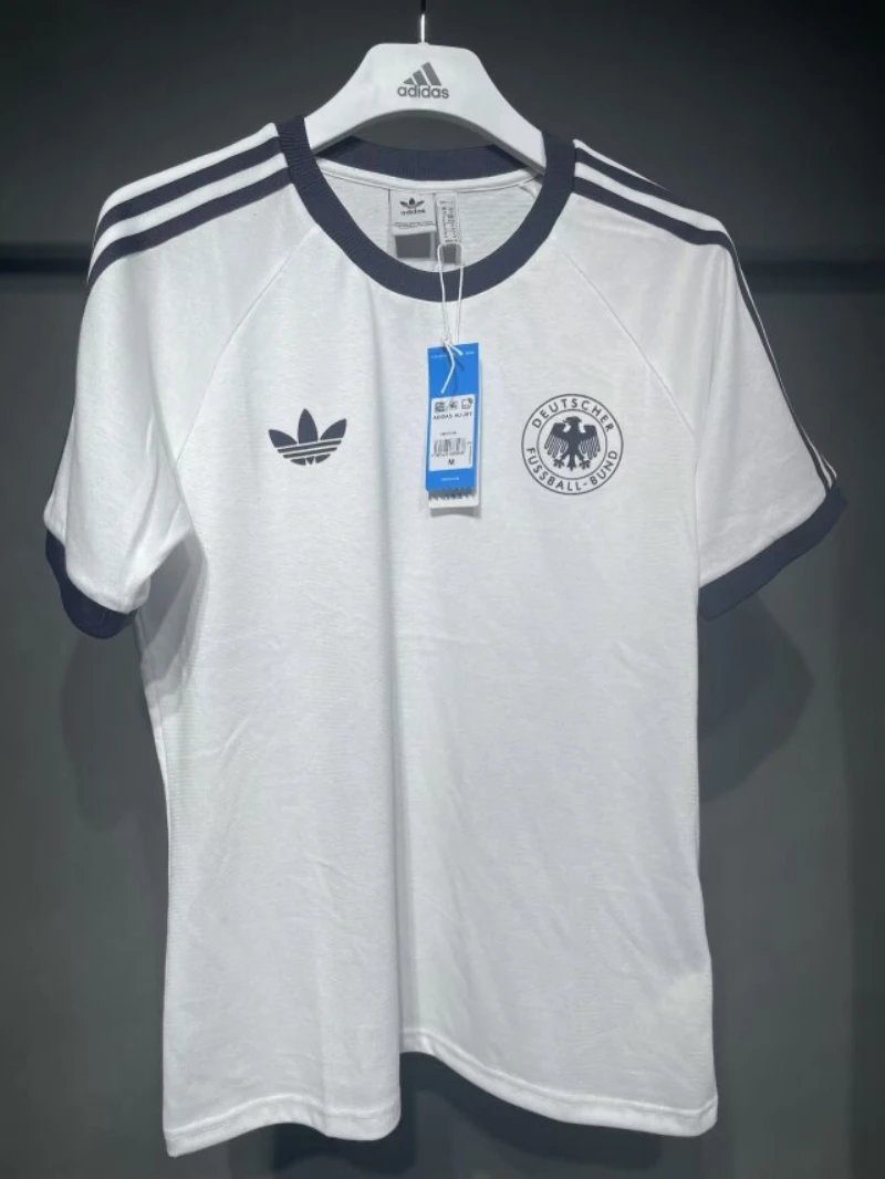 Hummel FC Köln 2023-24 Home Jersey Red / White / Gold - 11