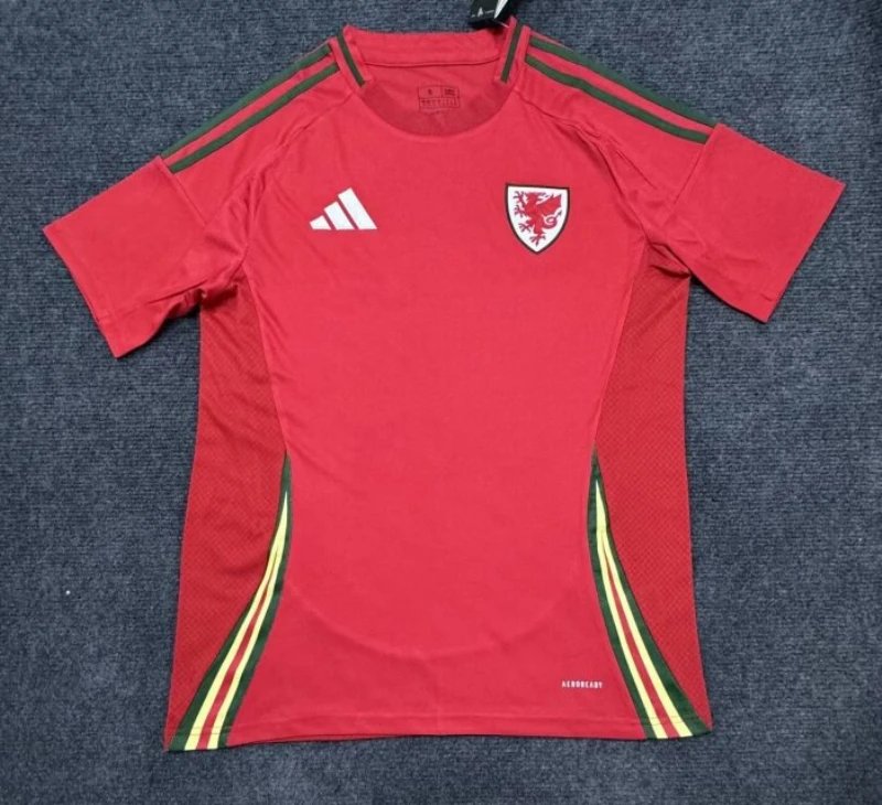 Puma Football Jerseys Short-sleeve with club and national team crests image 2