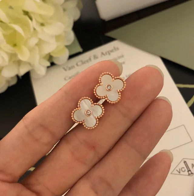 Van Cleef & Arpels Jewelry Alhambra clover stud earrings product detail image 6