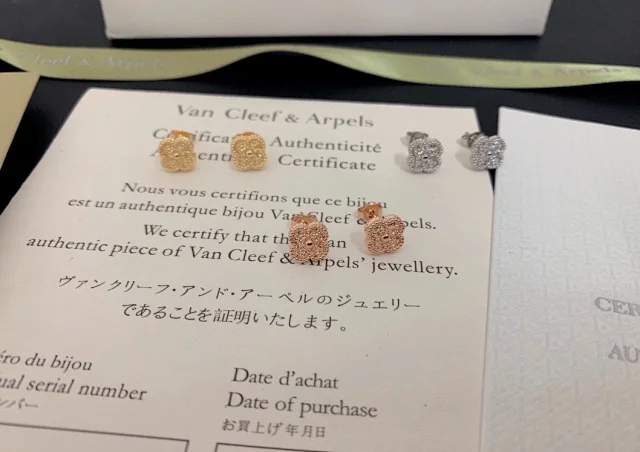 Van Cleef & Arpels Jewelry Alhambra clover stud earrings product detail image 2