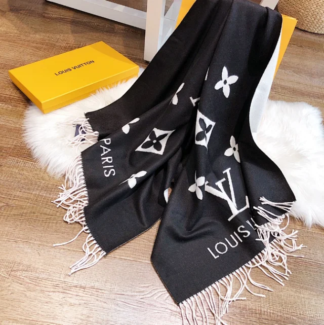 Louis Vuitton Scarves Monogram Fringed Scarf product detail image 7