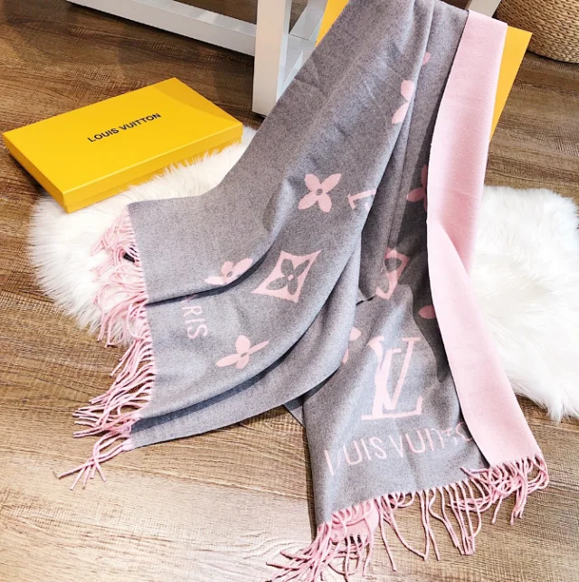 Louis Vuitton Scarves Monogram Fringed Scarf product detail image 10