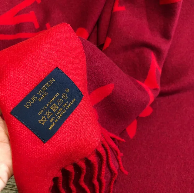 Louis Vuitton Scarves Fringed Monogram Scarf product detail image 13