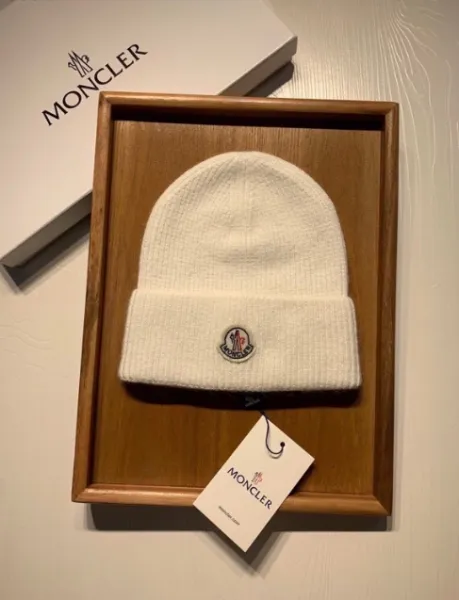 Moncler Logo Beanie Black Hat - 5