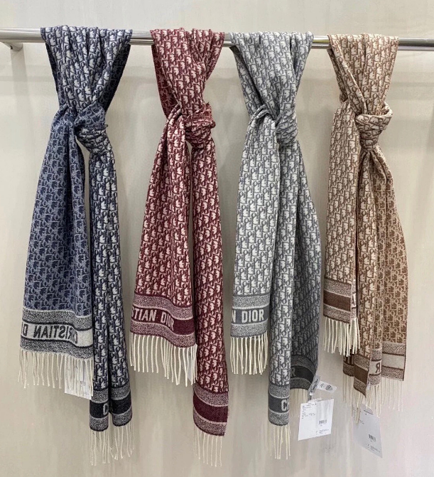 Gucci GG Marmont Cashmere Scarf Gray Pink Scarf Scarves product detail 2 in Litbuy spreadsheet finds