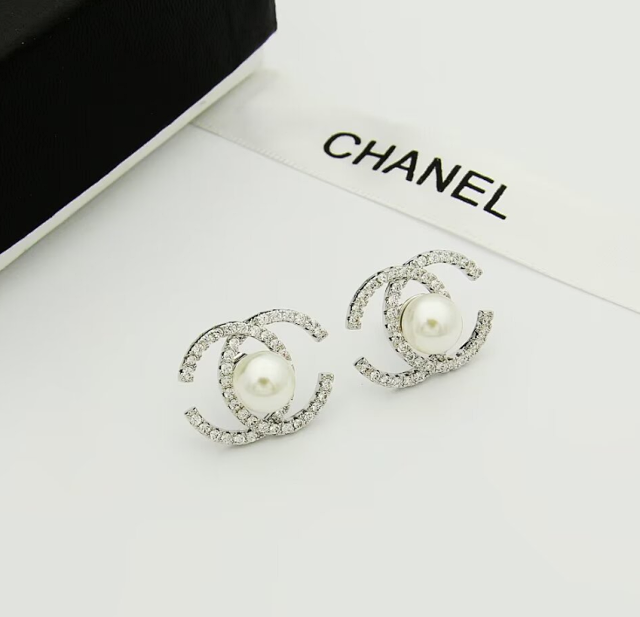 CHANEL Earrings: seller detail photo 2