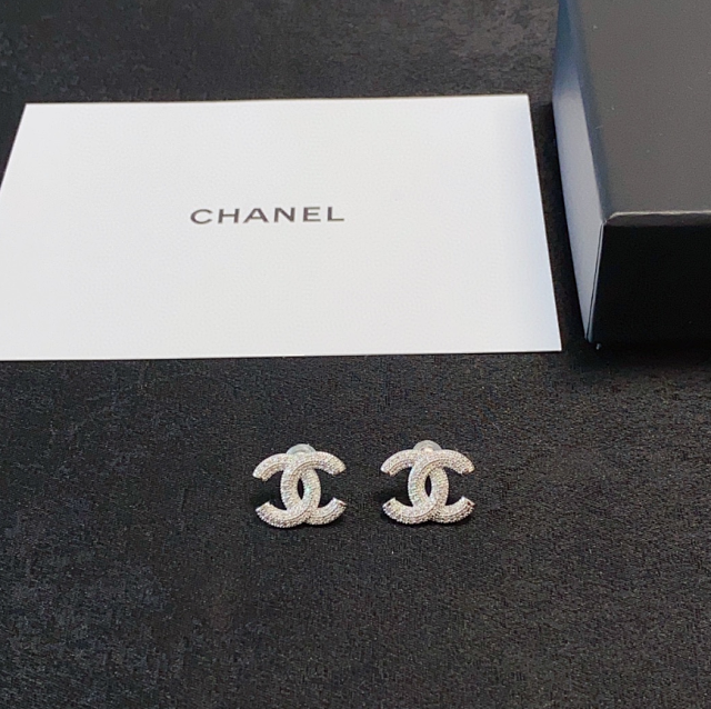 CHANEL Earrings: seller detail photo 10