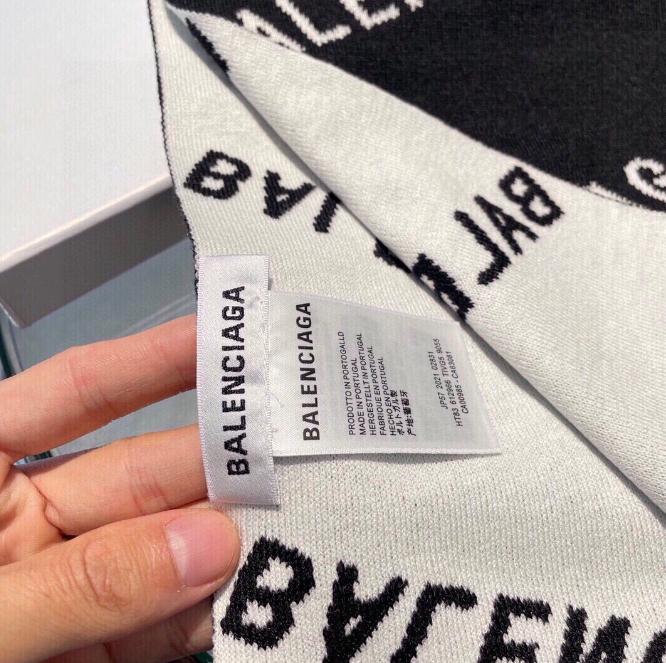 Balenciaga Logo Print Reversible Scarf Black / White Scarves - 5