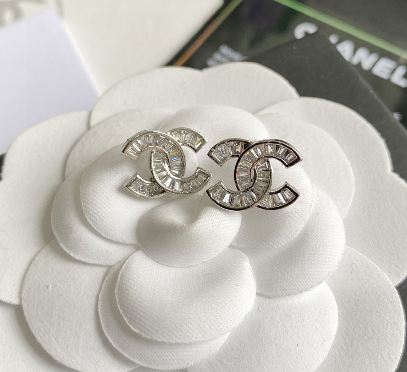 Chanel CC Logo Pearl Stud Earrings Gold