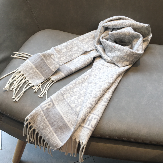 Gucci GG Jacquard Logo Scarf Black White