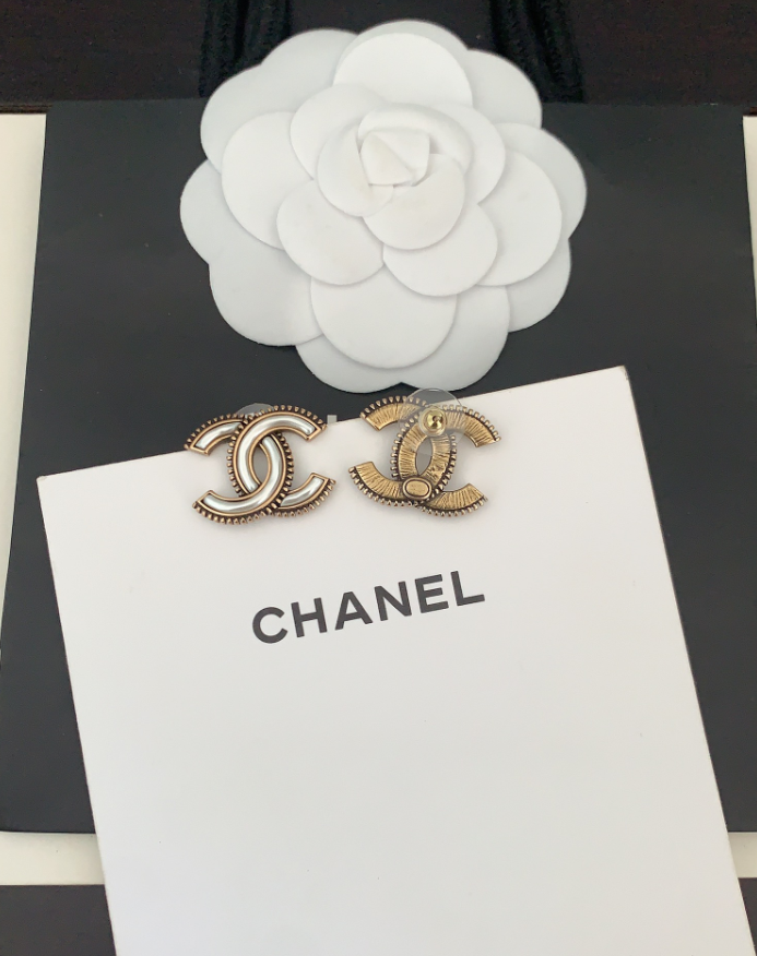 Cartier Love Necklace Interlocked Rings Yellow Gold