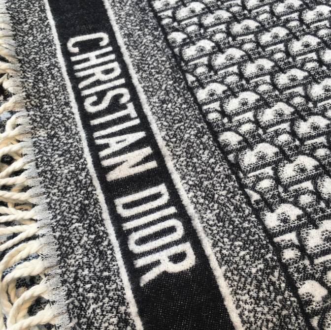 Gucci GG Marmont Cashmere Scarf Gray Pink Scarf Scarves product detail 23 in Litbuy spreadsheet finds