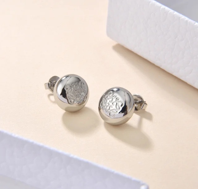 LOEWE Jewelry Logo stud earrings product detail image 15