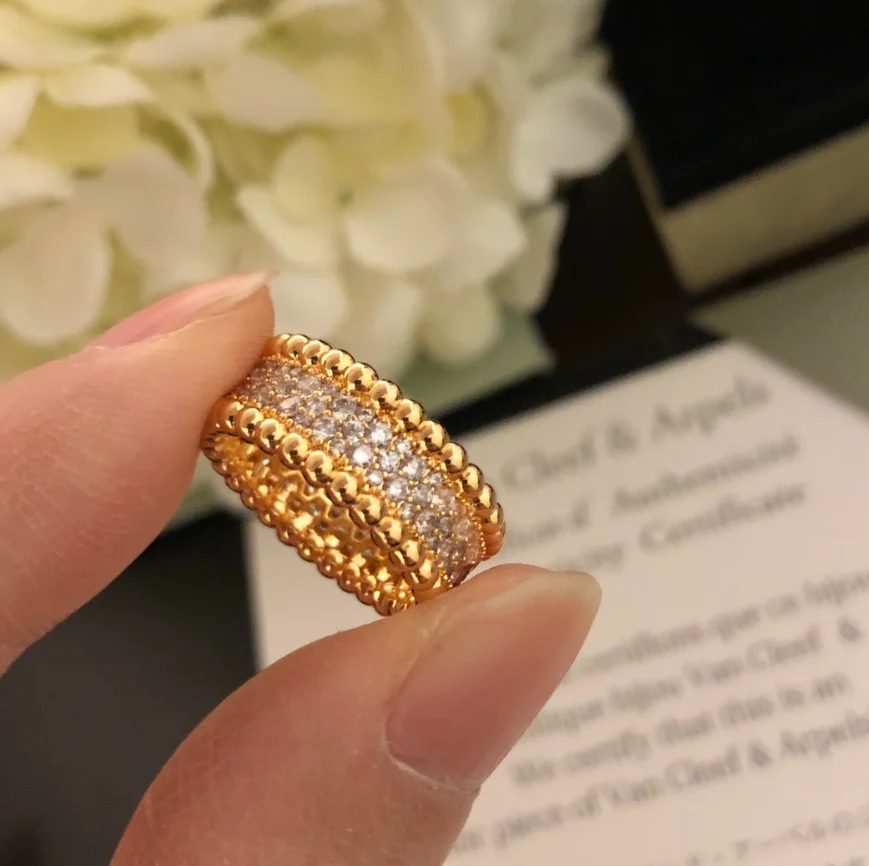 Van Cleef& Arpels Ring