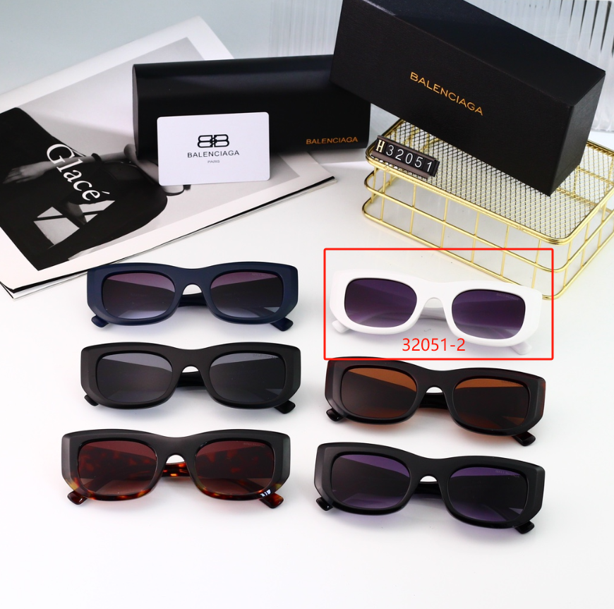 Balenciaga Eyewear Oversized square-frame sunglasses — 32051-2