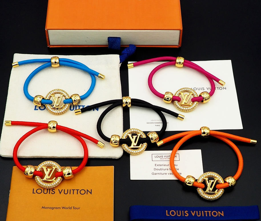 Louis Vuitton Monogram World T