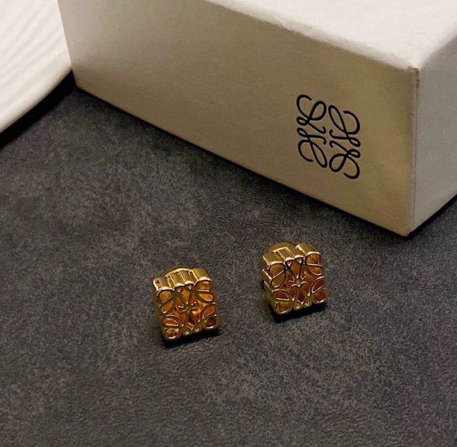 LOEWE Jewelry Logo stud earrings product detail image 17