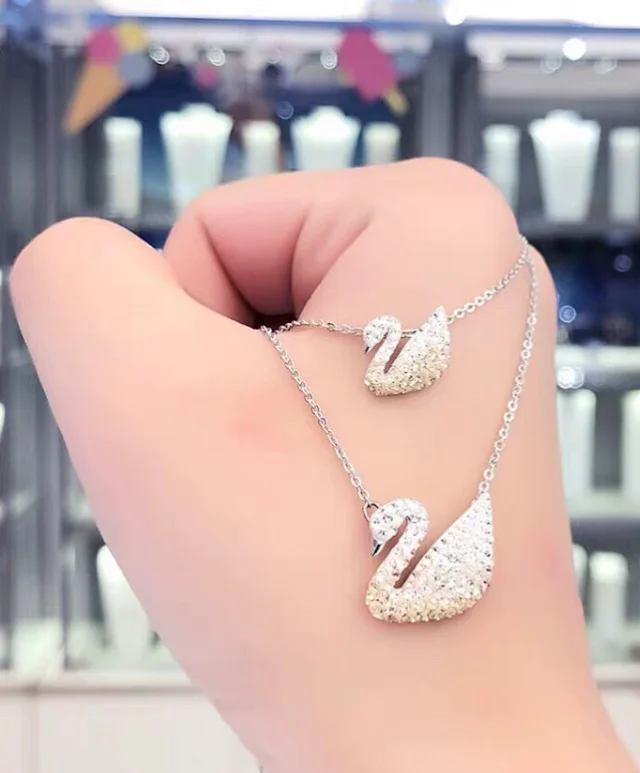 Swarovski Jewelry Swan Crystal Pendant Necklace product detail image 15