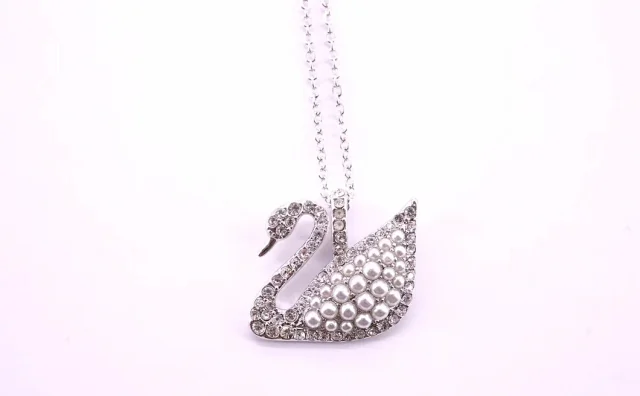 Swarovski Jewelry Swan Crystal Pendant Necklace product detail image 11