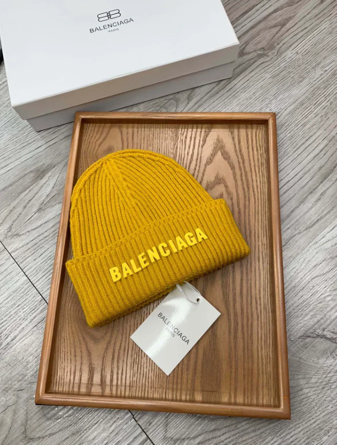 Balenciag Knitteda Hat