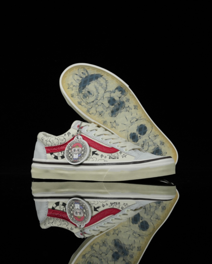 Vans Old Skool Skull Graphic Cream