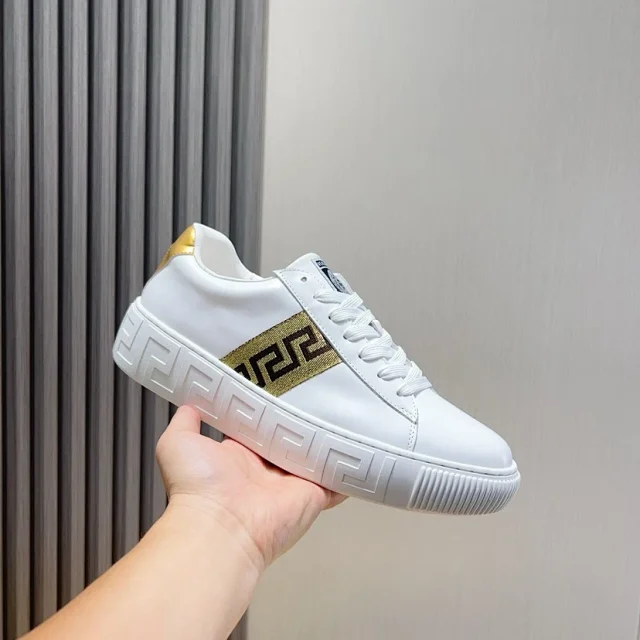 Versace Sneakers Low-top lace-up with Greca side detail product detail image 8