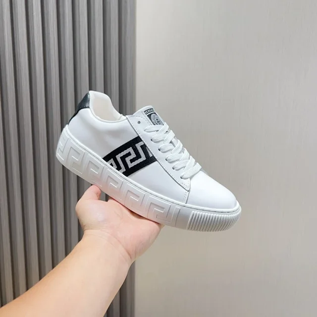 Versace Sneakers Low-top lace-up with Greca side detail product detail image 4