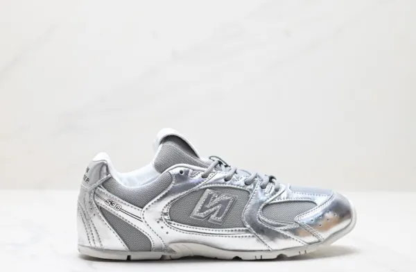 New Balance 530 Black Leather Sneakers - 9