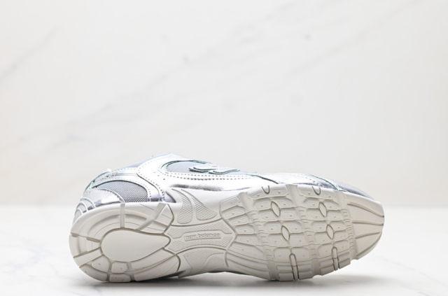 New Balance&miu Miu: seller detail photo 5
