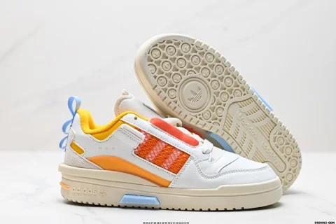 Adidas Sneakers Low-top with mesh three-stripe side panels product detail image 4