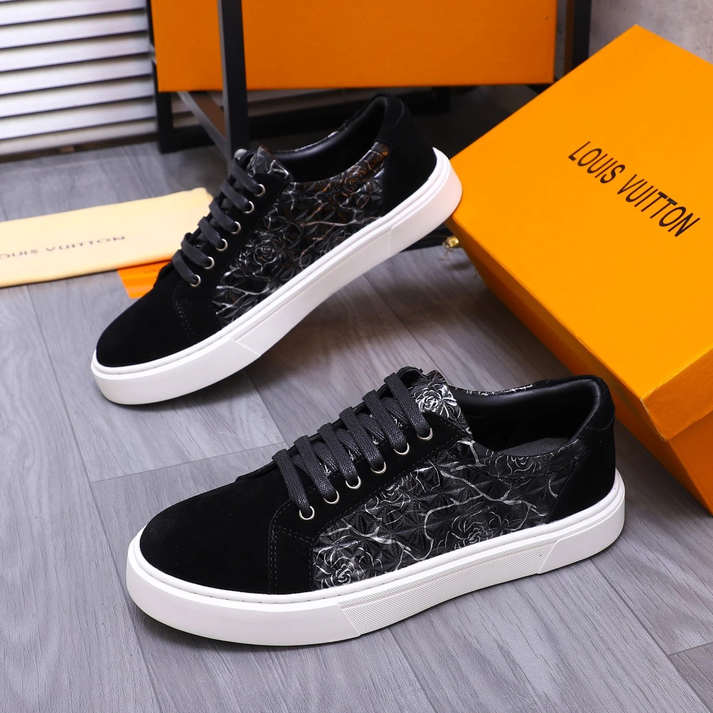 Louis Vuitton Luxembourg Low Black Rose Damier