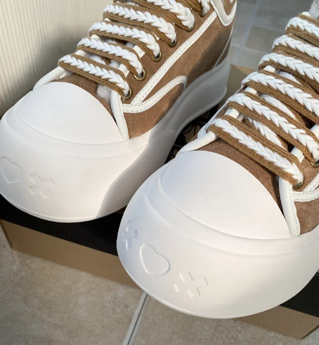 UGG Casual Shoes Fur-Lined Lace-Up Platform Sneakers product detail image 3