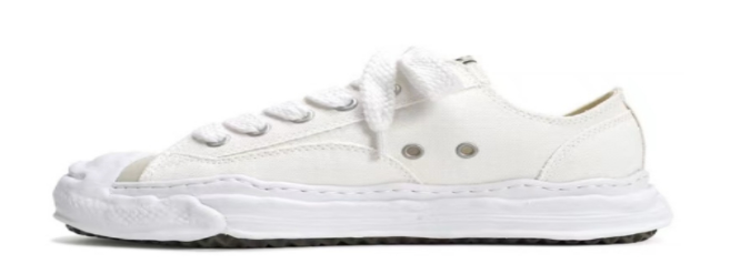 Maison Mihara Yasuhiro Peterson Low White