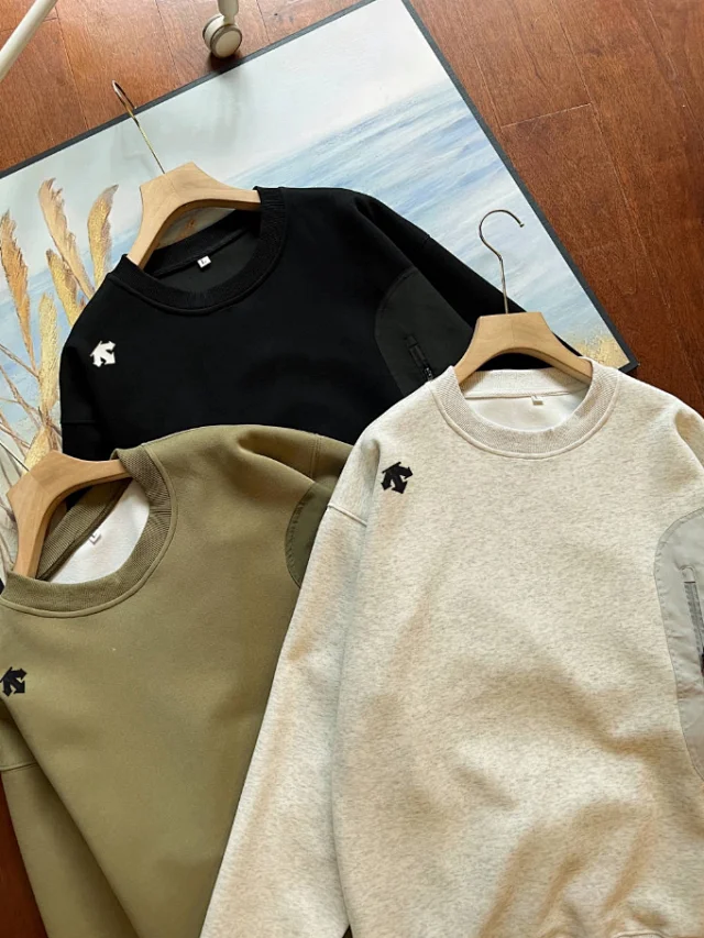 Unbranded Hoodies & Sweatshirts Crewneck sweatshirt with contrast zip pocket product detail image 3