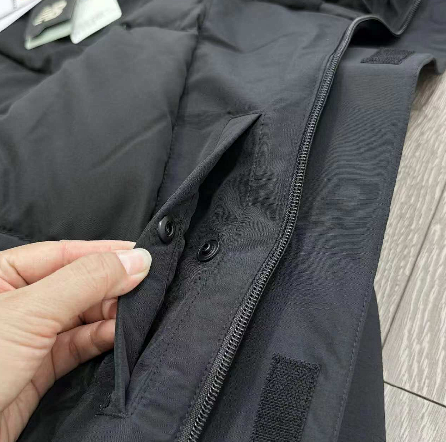 New Balance Puffer Jacket Navy and White Color-Block Down Jacket product detail 16 in Litbuy spreadsheet finds