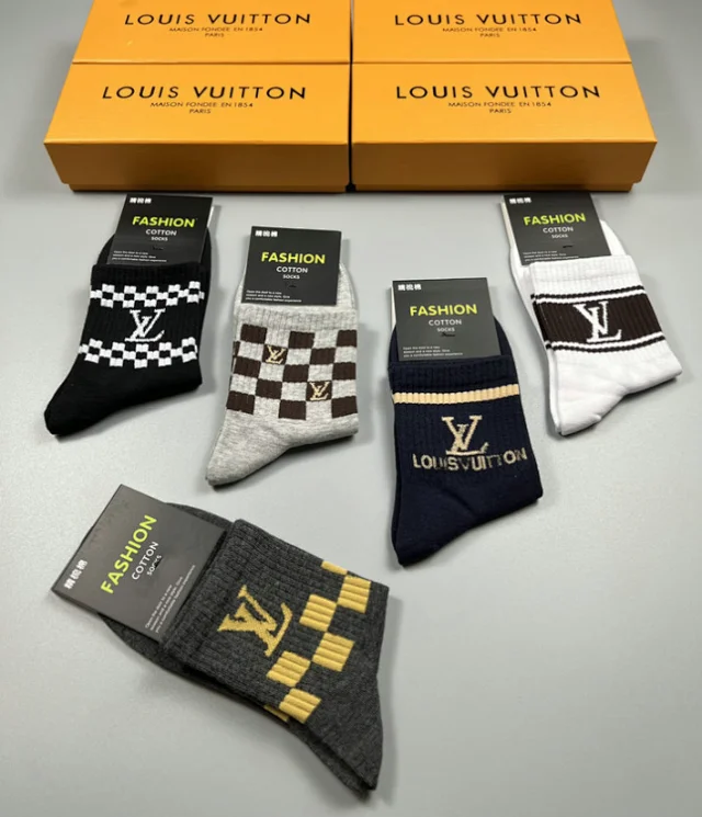 AMI Paris Socks Heart Logo Crew product detail image 15