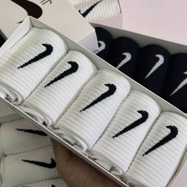 Nike Socks Ribbed crew with Swoosh logo product detail image 2