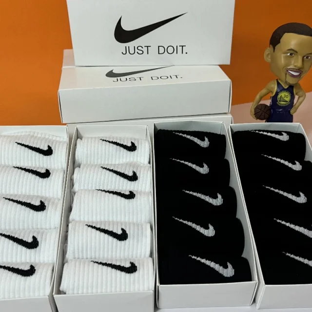 Nike Socks Ribbed crew with Swoosh logo product detail image 7