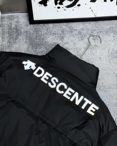 Descente x Raiffeisen x Swisscom x Helvetia x BKW Down Jacket Black - 18