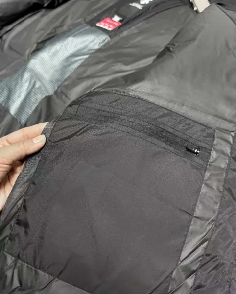 Descente x Raiffeisen x Swisscom x Helvetia x BKW Down Jacket Black - 13